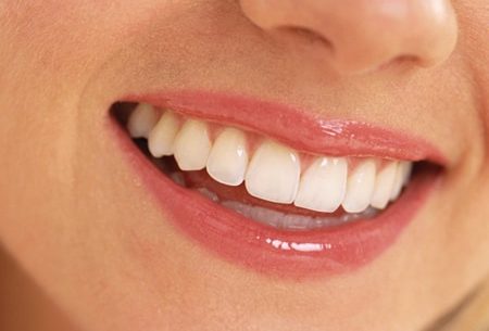 Aprenda como clarear os seus dentes