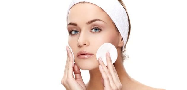 Como fazer um tratamento facial em casa