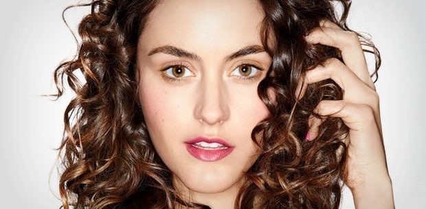 Cabelo ondulado fabuloso em 8 passos