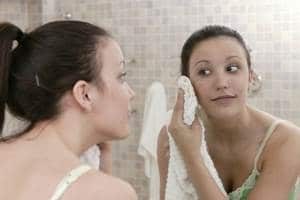 Como reduzir o inchaço facial