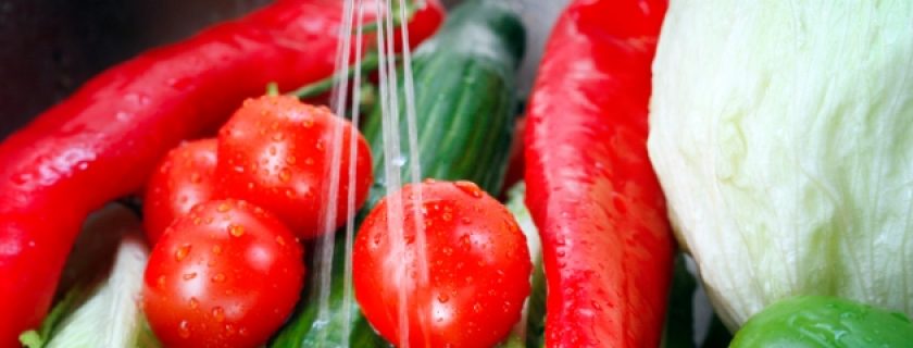 Como limpar os alimentos corretamente