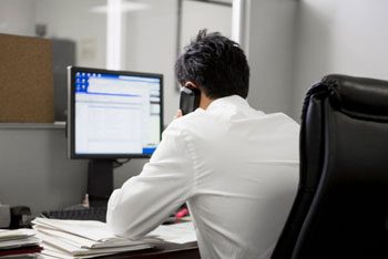Passar mais de 6 horas sentados pode levar a graves problemas de saúde