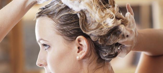 Shampoo para cabelos secos para os dias frios