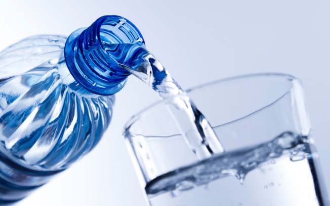 por que e fundamental beber agua. Por que é fundamental beber água?