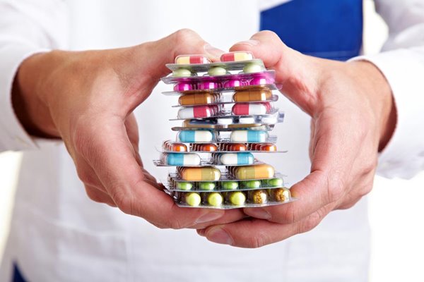O que pode acontecer se eu tomar medicamento vencido-04