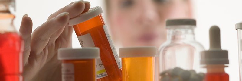 O que pode acontecer se eu tomar medicamento vencido?