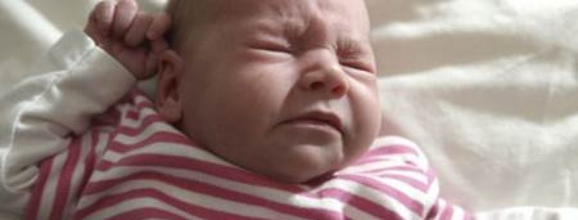 Como saber quando o bebê esta com dor de garganta