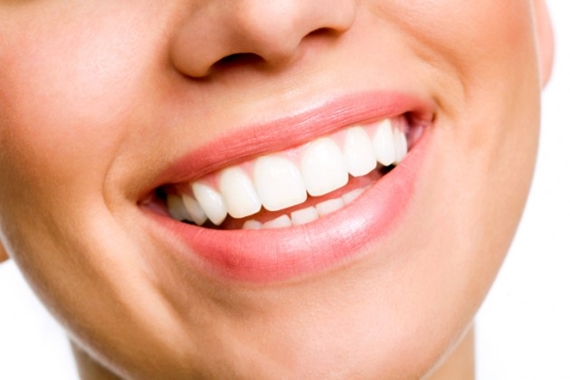 Como branquear os dentes de forma caseira-1