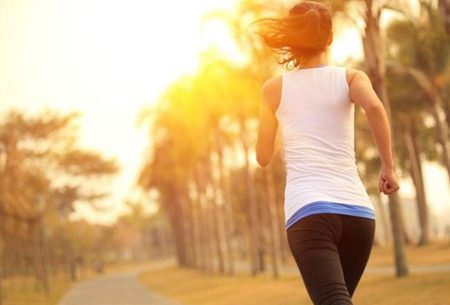 Praticar exercício físico no verão sem passar mal