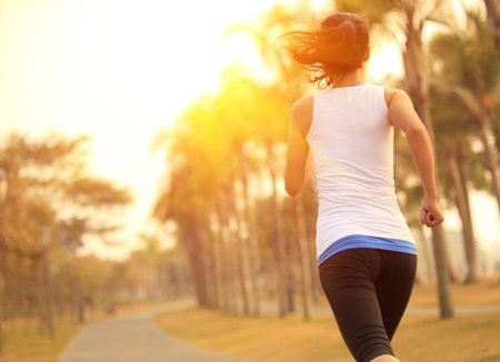 Praticar exercício físico no verão sem passar mal