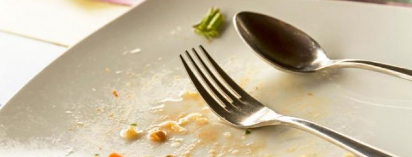 Temos a tendência de comer tudo que colocamos no prato
