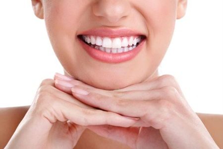 Dentes brancos com simples truques caseiros