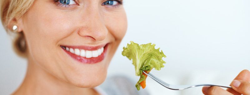 Os melhores alimentos para limpar e desintoxicar o corpo
