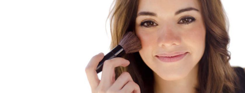 Olheiras: dicas de maquiagem para disfarçá-las