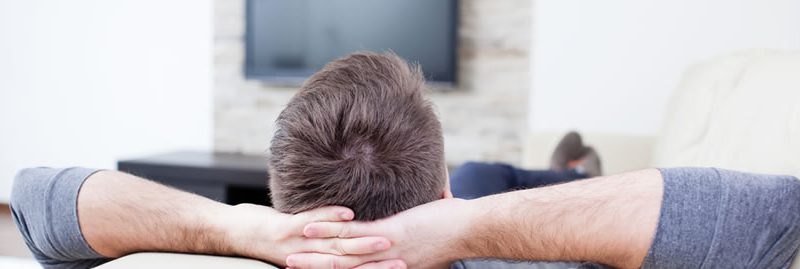 Assistir TV aumenta em 3,4% o risco de diabetes, diz estudo
