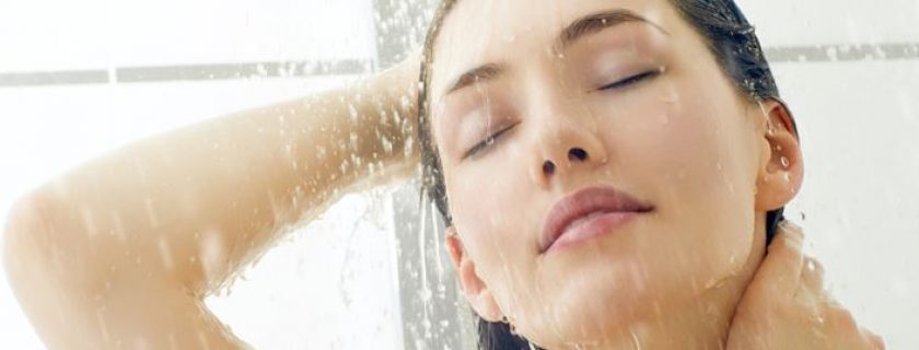 5 grandes benefícios do banho frio para a estética