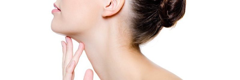 Exercícios faciais e dicas para reduzir a papada