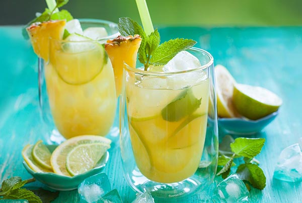 Suco de limão e abacaxi para equilibrar o pH do corpo-3