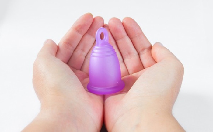 Saiba como usar o coletor menstrual de maneira correta