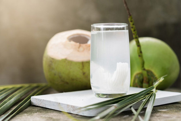 beneficios da agua de coco