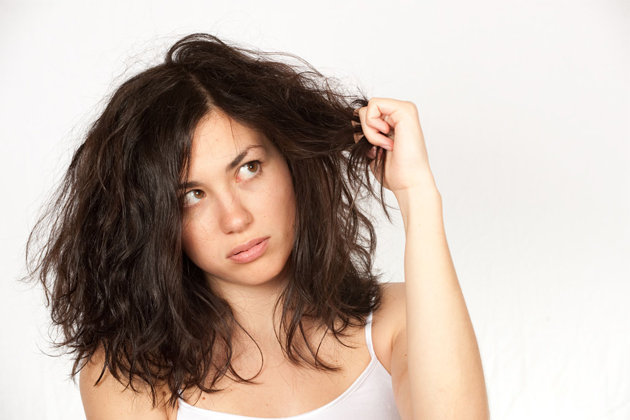 mascara para devolver o brilho ao cabelo